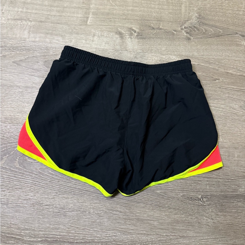 •UNDER ARMOUR• LINED RUNNING SHORTS - Picture 7 of 7